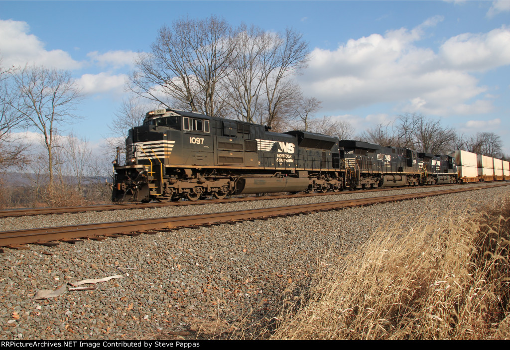 NS 1097 leads train 21E through Cove PA, Milepost 116